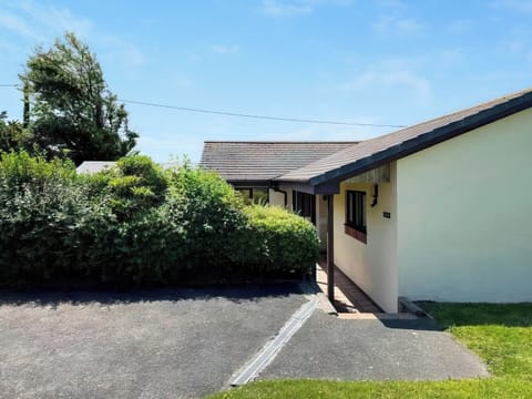 Exterior | Lundy Light, Croyde