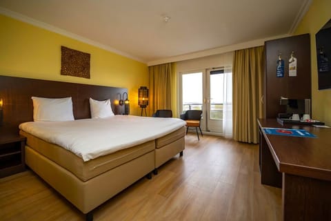 Unit with King size bed