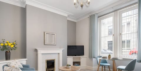 Living Room / Lounge