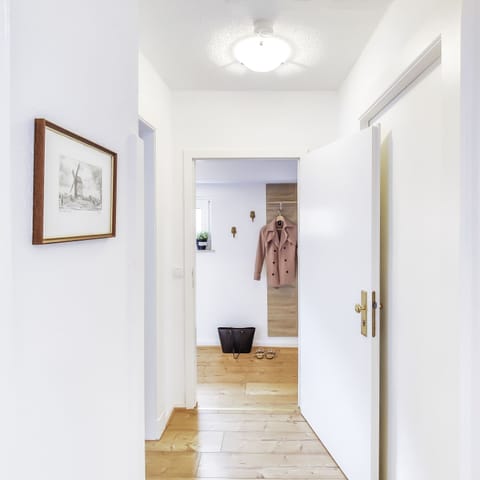Entrance area with coat rack