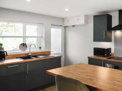 Kitchen/diner | Cae Cwta, Tal Y Bont, near Harlech