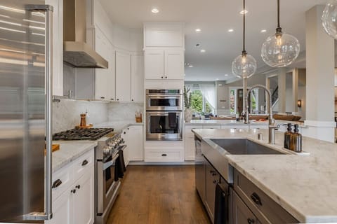 Modern Kitchen with Premium Appliances & Plenty of Prep Space