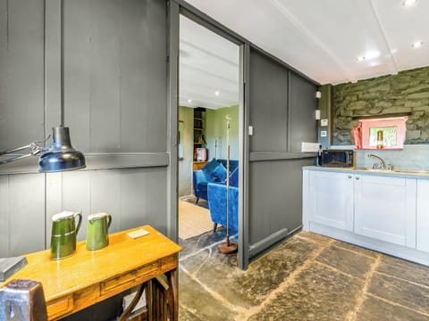 Kitchen | 3 Legged Duck Cottage, Ystrad Meurig