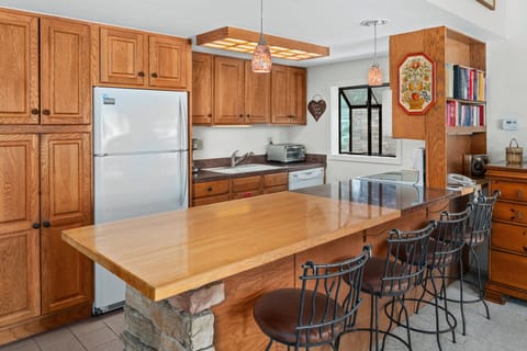 Kitchen bar seating for 4 people