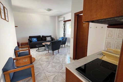 a7f7fc6e-7c0c-4a17-adcd-76985fce5589