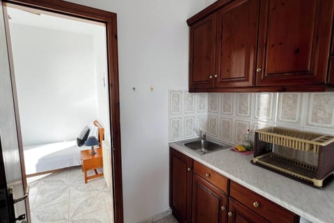 33c13e5f-8275-4f4a-a0cf-ce7bed7c34c6