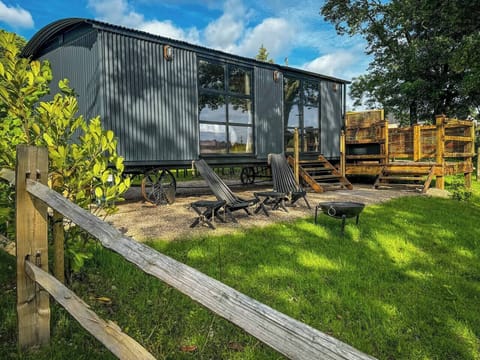 6f1c1015-5fb8-4c09-9761-dd648310b15b