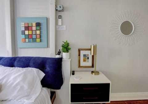 Contemporary decor
