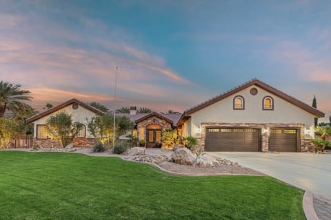 41 Palms Estate at dusk.