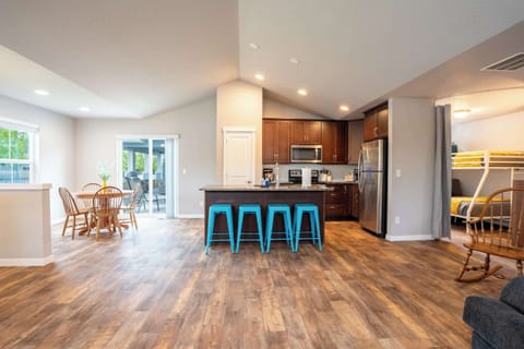 Casual countertop dining for four — perfect for breakfast or conversation.