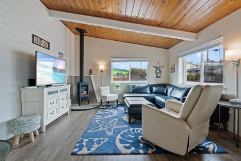 Comfortable Seating & Smart TV