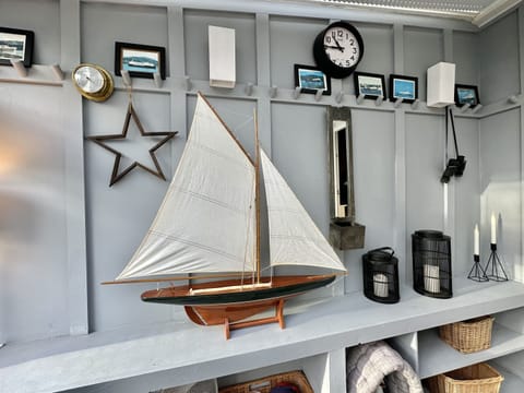 Conservatory with nautical theme