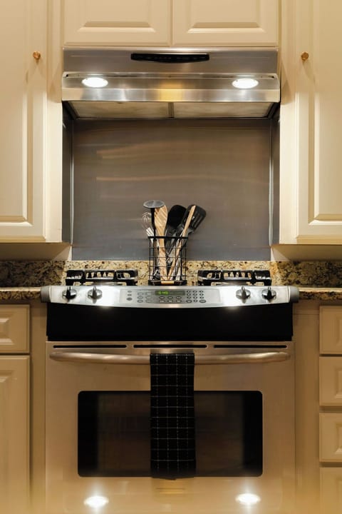 A full kitchen with all the essentials, making it easy to cook, relax, and enjoy good times with friends and family.