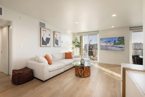 Living Room – Showcases the comfort, style, and marina view.

