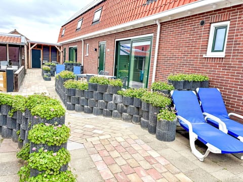 Shrub, Residential Area, Home, Estate, Garden, Lawn, Landscaping, Yard, Mansion, Villa