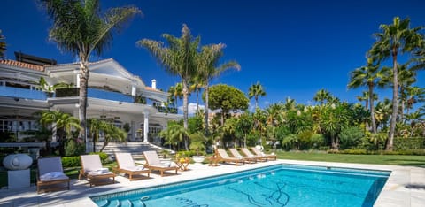 Crossa Homes | Luxury Villa El Martinete, Frontline Puerto Banús