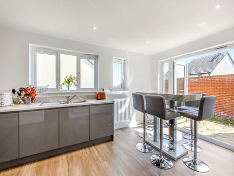 Kitchen | Castle Park, Paignton