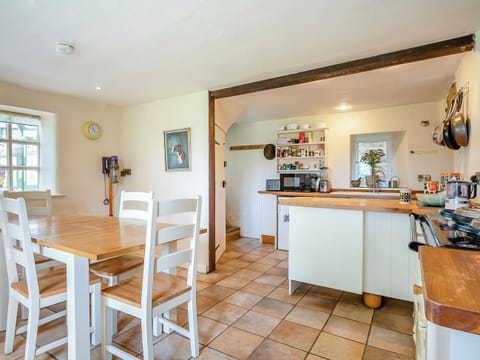Kitchen/diner | Brookend Cottage, Chastleton