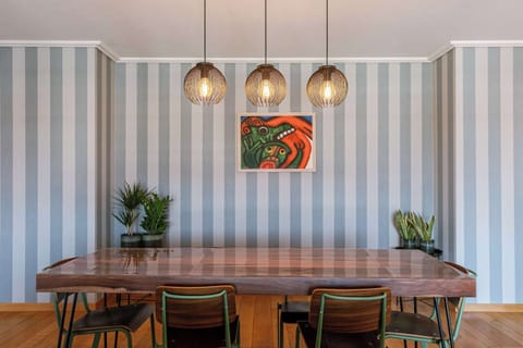 Cozy loft space with easy coastal living ๐๏ธ