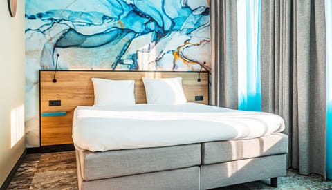 Unit with one Queen bed