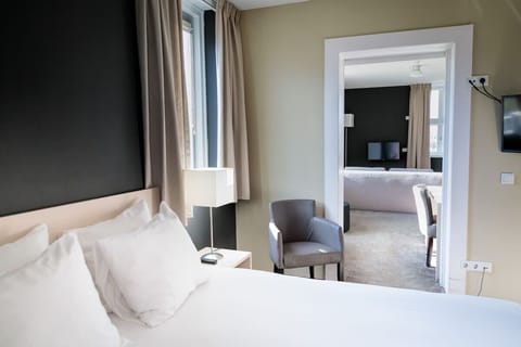 Unit with Queen size bed