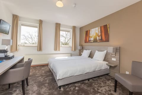 Comfortable Unit with Two Twin beds