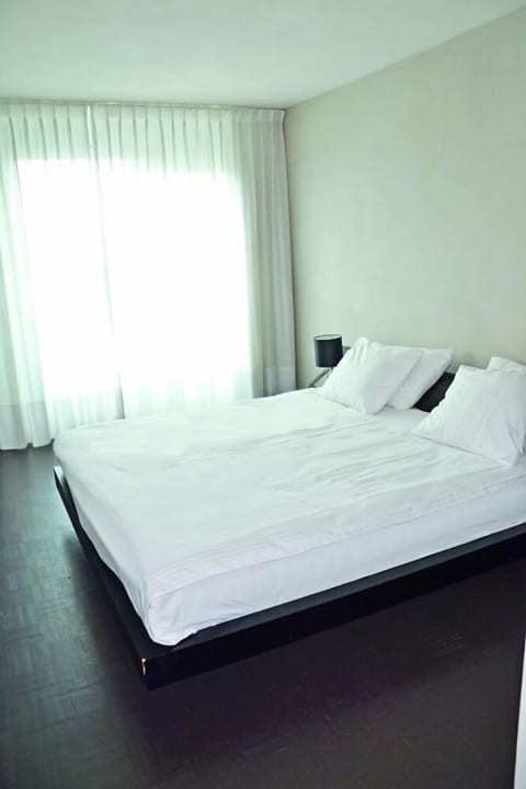 Unit with King size bed