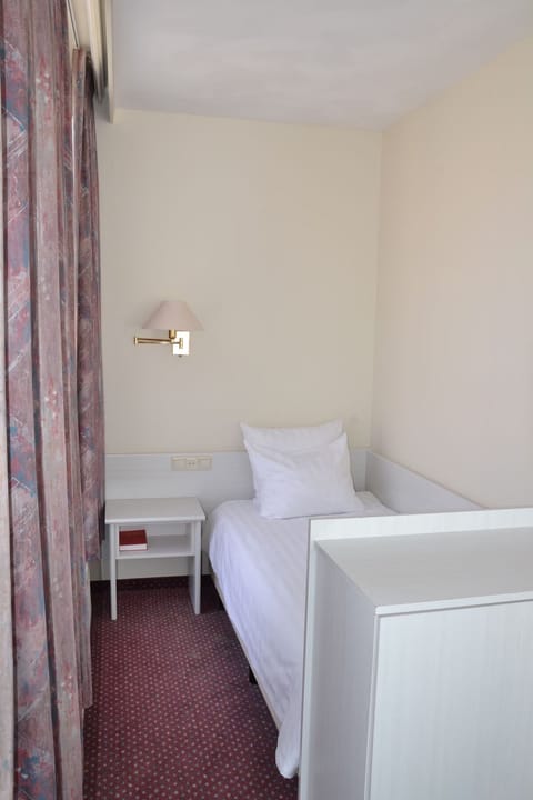 Comfortable Unit with Three Twin size beds