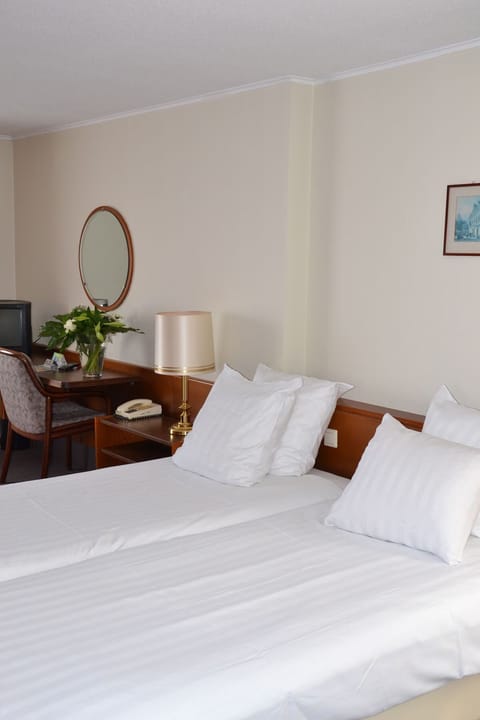 Unit with Two Twin size beds