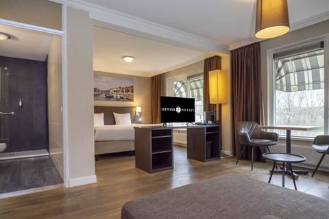 Unit with King size bed