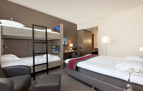 Comfortable Unit with 2 Twin size beds