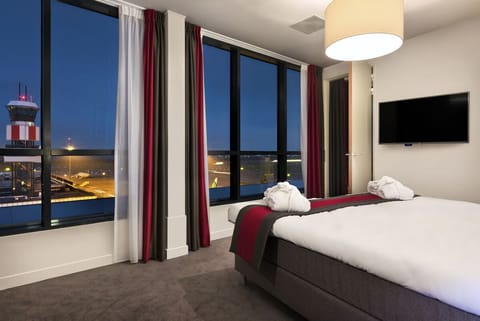 Comfortable Unit with King size bed