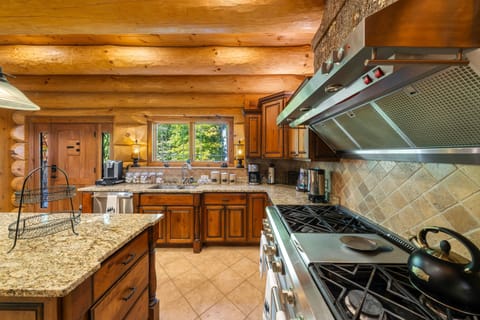 18-831-Big-Bear-Ridge-Rd-Gatlinburg-TN-18