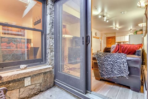 Private Patio | 1 Step to Enter