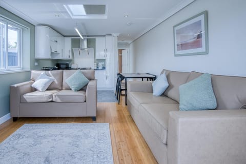 Ridgeway Hideaway - 1 Bedroom Holiday Home - Manorbier (25272)