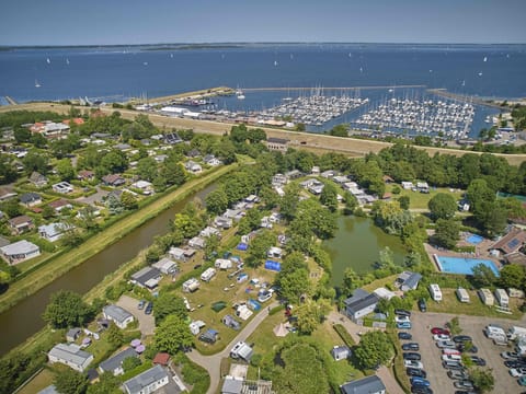 Immediate Surroundings [summer] (&lt;1 km)