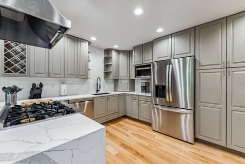 Remodeled and fully stocked chef's kitchen