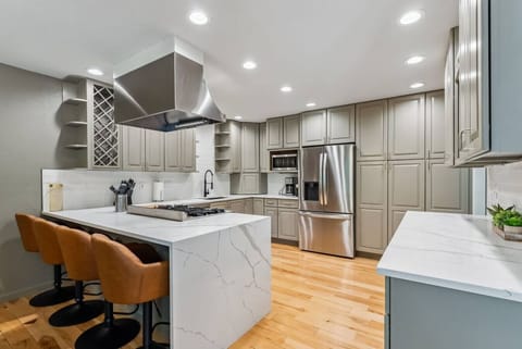 Remodeled and fully stocked chef's kitchen