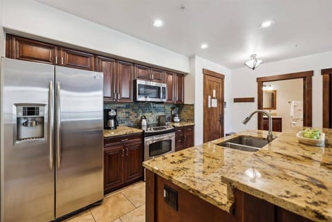 Gourmet Fully Equipped Kitchen