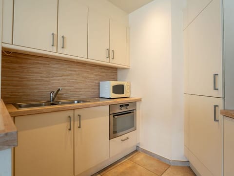 Sky, Building, House, Roof, Home, Cottage, Residential Area, Door, Human Settlement, Rural Area