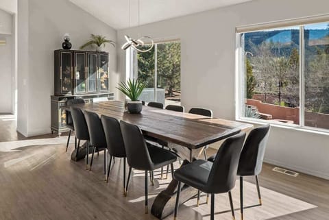 Host memorable dinners around this large dining table.