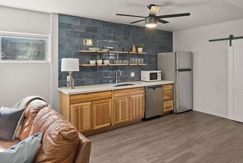 Convenient kitchenette for snacks and drinks!