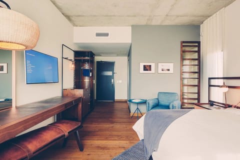 Unit with King size bed