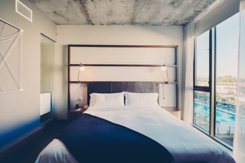 Unit with King size bed