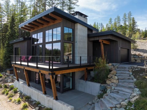 Welcome to Snowfall & Pines | Exterior