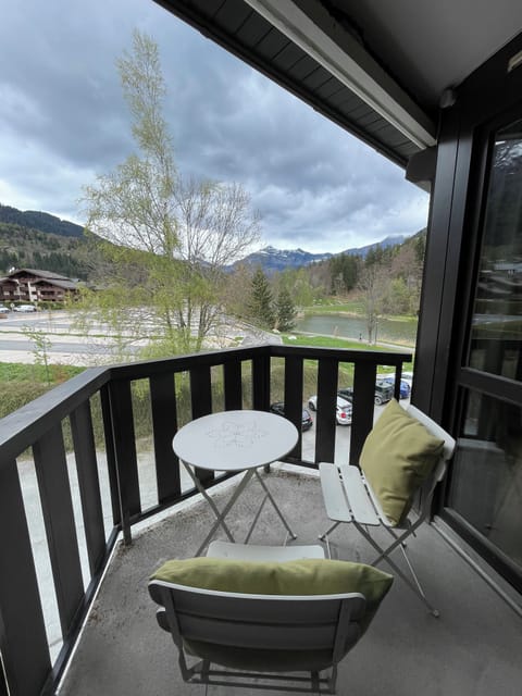 Balcony with lake and mountain view