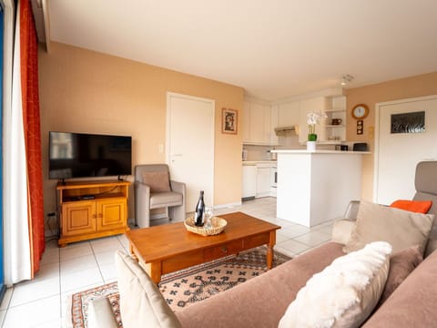 Wood, Furniture, Outdoor Furniture, Garden, Wood Stain, Hardwood, Plank, Outdoor Table, Landscaping, Chair