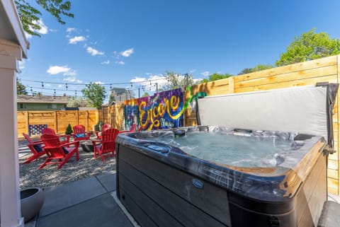 The Heated Hot Tub ready for relaxing 24/7...ahhh. so nice after a day of hiking or exploring the city