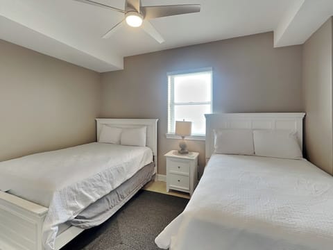 Second Bedroom - Ensuite Full Bathroom