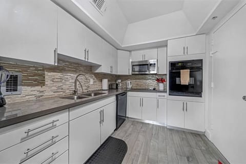 c8ed5b1a-5da5-4177-8132-f555ec6b3c2b